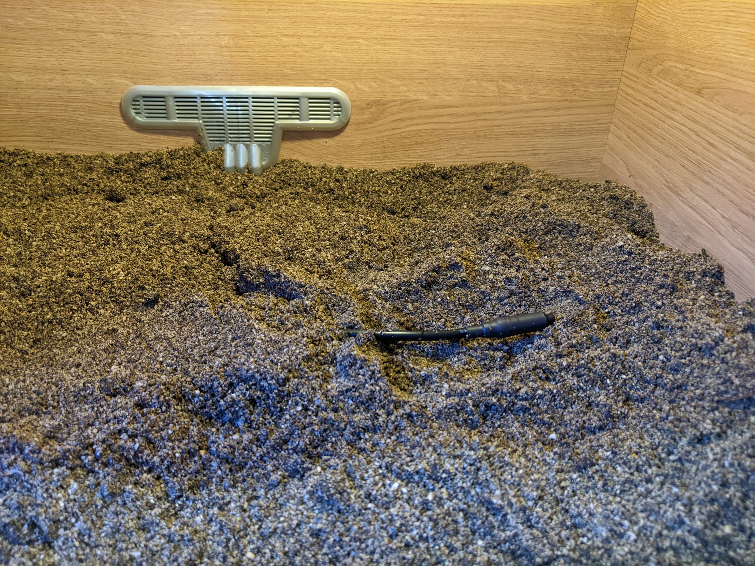 make sure your thermostat sensor is lifted off the heat map but still buried in the substrate